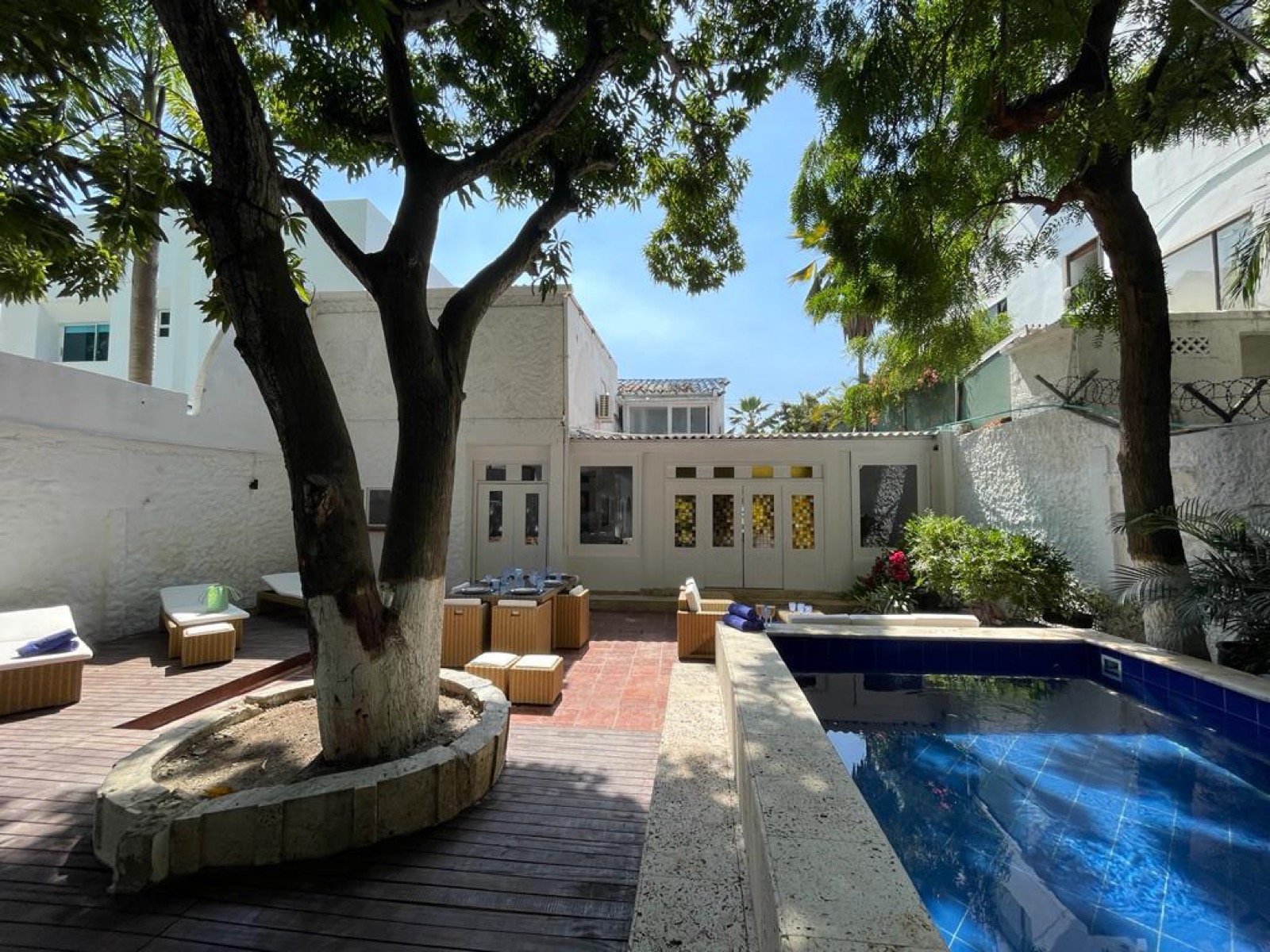 Casa Azul beachfront mansion in Castillogrande Full Photo 23